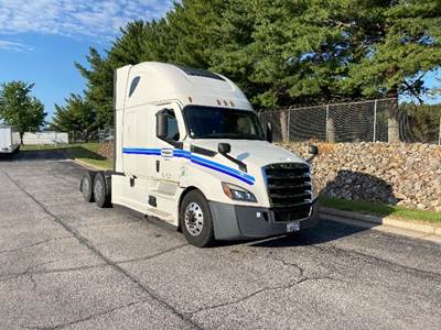 Freightliner Cascadia 126 Sleeper Semi Truck - 72" Integral Sleeper, 400HP, 12 Speed Automatic