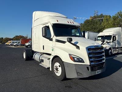 Freightliner Cascadia 126 Single Axle Sleeper Semi Truck - 60" Integral Sleeper, 455HP, 12 Speed Automatic