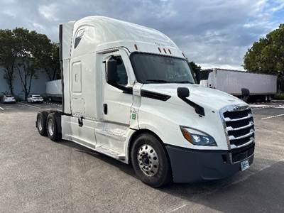 Freightliner Cascadia 126 Sleeper Semi Truck - 72" Integral Sleeper, 475HP, 12 Speed Automatic