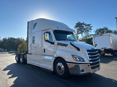Freightliner Cascadia 126 Sleeper Semi Truck - 72" Integral Sleeper, 505HP, 10 Speed Manual