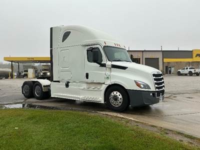 Freightliner Cascadia 126 Sleeper Semi Truck - 72" Integral Sleeper, 455HP, 12 Speed Automatic