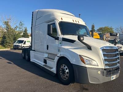 Freightliner Cascadia 126 Sleeper Semi Truck - 72" Integral Sleeper, 455HP, 12 Speed Automatic