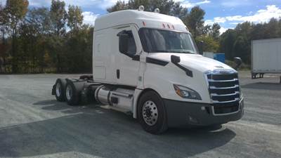 Freightliner Cascadia 126 Sleeper Semi Truck - 60" Integral Sleeper, 455HP, 12 Speed Automatic