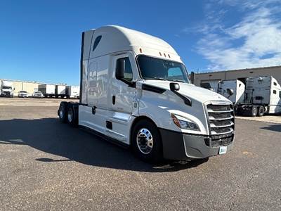 Freightliner Cascadia 126 Sleeper Semi Truck - 72" Integral Sleeper, 455HP, 12 Speed Automatic