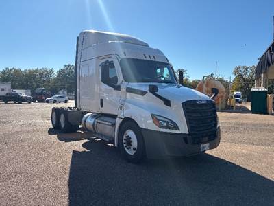 Freightliner Cascadia 126 Sleeper Semi Truck - 60" Integral Sleeper, 400HP, 12 Speed Automatic