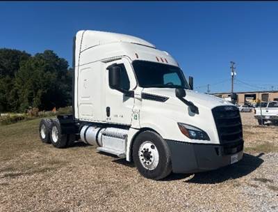 Freightliner Cascadia 126 Sleeper Semi Truck - 60" Integral Sleeper, 400HP, 12 Speed Automatic