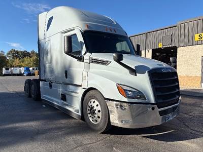 Freightliner Cascadia 126 Sleeper Semi Truck - 72" Integral Sleeper, 455HP, 12 Speed Automatic