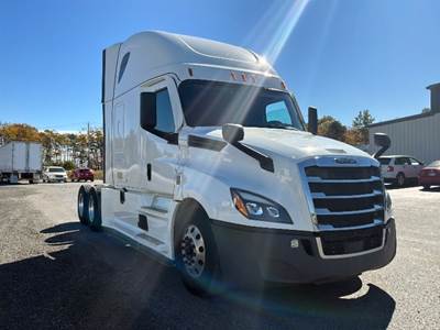 Freightliner Cascadia 126 Sleeper Semi Truck - 72" Integral Sleeper, 475HP, 12 Speed Automatic