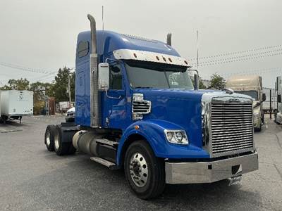 Freightliner Coronado 122 SD Sleeper Semi Truck - 70" Integral Sleeper, 475HP, 13 Speed Automatic