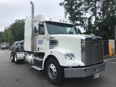 Freightliner Coronado 122 SD Sleeper Semi Truck - 70" Integral Sleeper, 500HP, 13 Speed Automatic