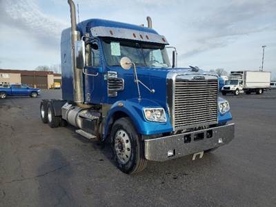 Freightliner Coronado 122 SD Sleeper Semi Truck - 70" Integral Sleeper, 505HP, 10 Speed Manual