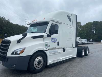 Freightliner T12664ST Sleeper Semi Truck - 72" Integral Sleeper, 505HP, 12 Speed Automatic