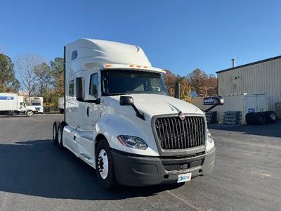 International LT625 Sleeper Semi Truck - 73" Integral Sleeper, Cummins 450HP, 12 Speed Automatic