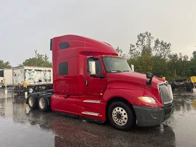 International LT625 Sleeper Semi Truck - 73" Integral Sleeper, Cummins 400HP, 10 Speed Automatic