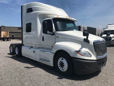 International LT625 Sleeper Semi Truck - 73" Integral Sleeper, Cummins 450HP, 12 Speed Automatic