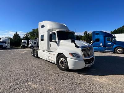 International LT625 Sleeper Semi Truck - 73" Integral Sleeper, Cummins 450HP, 12 Speed Automatic