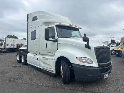 International LT625 Sleeper Semi Truck - 73" Integral Sleeper, Cummins 450HP, 12 Speed Automatic