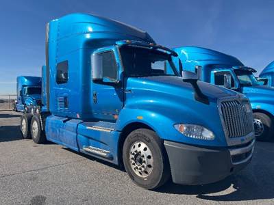 International LT625 Single Axle Sleeper Semi Truck - 73" Integral Sleeper, Cummins 400HP, 11 Speed Automatic