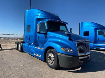 International LT625 Single Axle Sleeper Semi Truck - 73" Integral Sleeper, Cummins 400HP, 11 Speed Automatic