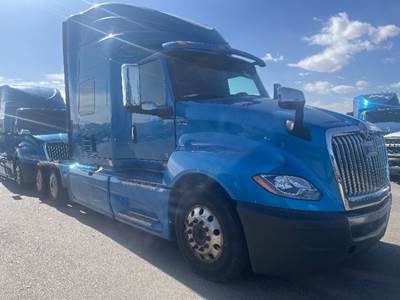 International LT625 Single Axle Sleeper Semi Truck - 73" Integral Sleeper, Cummins 400HP, 11 Speed Automatic