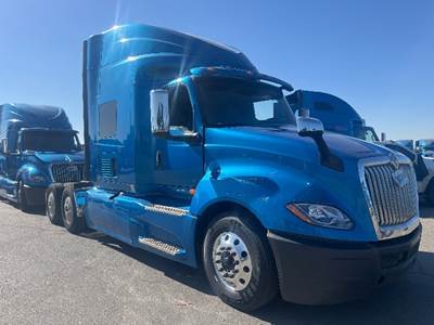 International LT625 Single Axle Sleeper Semi Truck - 73" Integral Sleeper, Cummins 400HP, 11 Speed Automatic