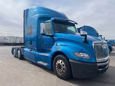 International LT625 Single Axle Sleeper Semi Truck - 73" Integral Sleeper, Cummins 400HP, 11 Speed Automatic