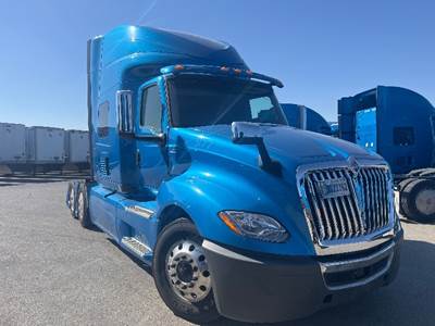 International LT625 Single Axle Sleeper Semi Truck - 73" Integral Sleeper, Cummins 400HP, 11 Speed Automatic