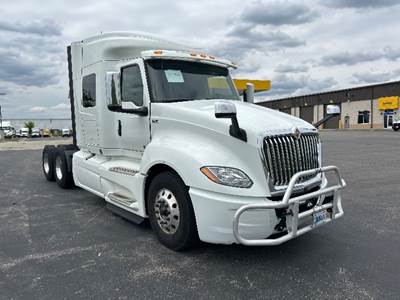 International LT625 Sleeper Semi Truck - 56" Integral Sleeper, Cummins 450HP, 10 Speed Manual