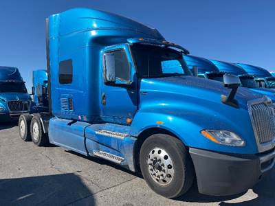 International LT625 Single Axle Sleeper Semi Truck - 73" Integral Sleeper, Cummins 400HP, 11 Speed Automatic