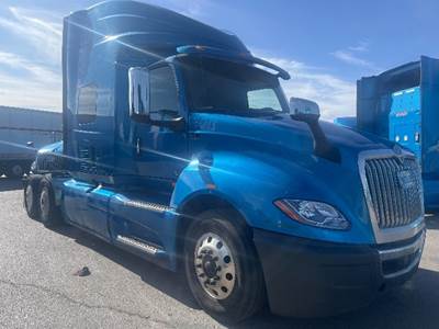 International LT625 Single Axle Sleeper Semi Truck - 73" Integral Sleeper, Cummins 400HP, 11 Speed Automatic