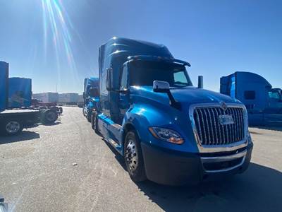 International LT625 Single Axle Sleeper Semi Truck - 73" Integral Sleeper, Cummins 400HP, 11 Speed Automatic