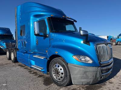 International LT625 Single Axle Sleeper Semi Truck - 73" Integral Sleeper, Cummins 400HP, 11 Speed Automatic