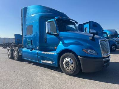 International LT625 Single Axle Sleeper Semi Truck - 73" Integral Sleeper, Cummins 400HP, 11 Speed Automatic