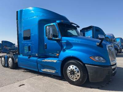 International LT625 Single Axle Sleeper Semi Truck - 73" Integral Sleeper, Cummins 400HP, 11 Speed Automatic