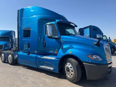 International LT625 Single Axle Sleeper Semi Truck - 73" Integral Sleeper, Cummins 400HP, 11 Speed Automatic