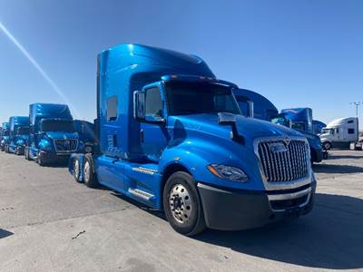 International LT625 Single Axle Sleeper Semi Truck - 73" Integral Sleeper, Cummins 400HP, 11 Speed Automatic