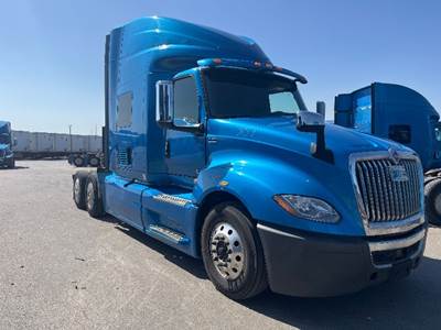 International LT625 Single Axle Sleeper Semi Truck - 73" Integral Sleeper, Cummins 400HP, 11 Speed Automatic