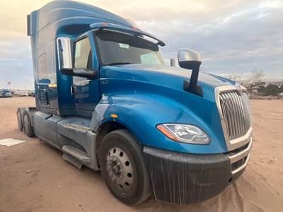 International LT625 Single Axle Sleeper Semi Truck - 73" Integral Sleeper, Cummins 400HP, 11 Speed Automatic
