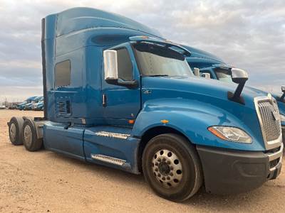 International LT625 Single Axle Sleeper Semi Truck - 73" Integral Sleeper, Cummins 400HP, 11 Speed Automatic
