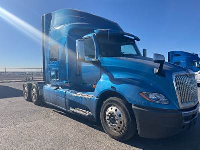 International LT625 Single Axle Sleeper Semi Truck - 73" Integral Sleeper, Cummins 400HP, 11 Speed Automatic