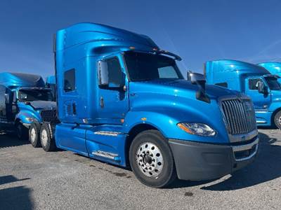 International LT625 Single Axle Sleeper Semi Truck - 73" Integral Sleeper, Cummins 400HP, 11 Speed Automatic