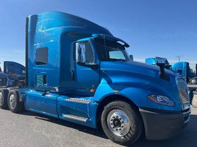 International LT625 Single Axle Sleeper Semi Truck - 73" Integral Sleeper, Cummins 400HP, 11 Speed Automatic