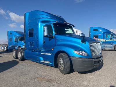 International LT625 Single Axle Sleeper Semi Truck - 73" Integral Sleeper, Cummins 400HP, 11 Speed Automatic
