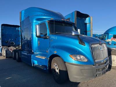 International LT625 Single Axle Sleeper Semi Truck - 73" Integral Sleeper, Cummins 400HP, 11 Speed Automatic