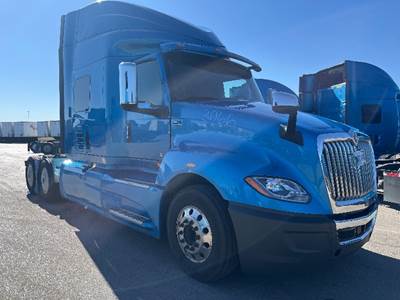 International LT625 Single Axle Sleeper Semi Truck - 73" Integral Sleeper, Cummins 400HP, 11 Speed Automatic