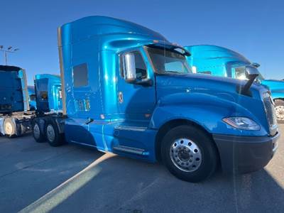 International LT625 Single Axle Sleeper Semi Truck - 73" Integral Sleeper, Cummins 400HP, 11 Speed Automatic