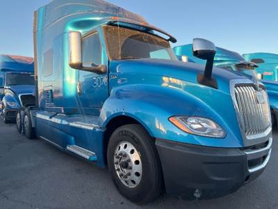 International LT625 Single Axle Sleeper Semi Truck - 73" Integral Sleeper, Cummins 400HP, 11 Speed Automatic