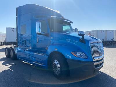 International LT625 Single Axle Sleeper Semi Truck - 73" Integral Sleeper, Cummins 400HP, 11 Speed Automatic