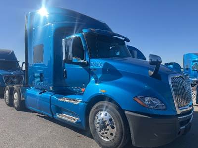 International LT625 Single Axle Sleeper Semi Truck - 73" Integral Sleeper, Cummins 400HP, 11 Speed Automatic