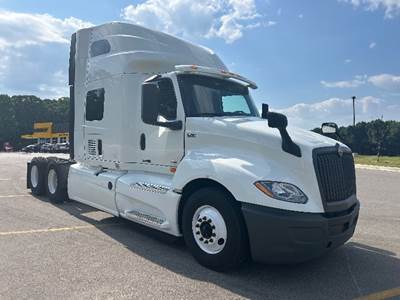 International LT625 Sleeper Semi Truck - 73" Integral Sleeper, 450HP, 12 Speed Automatic